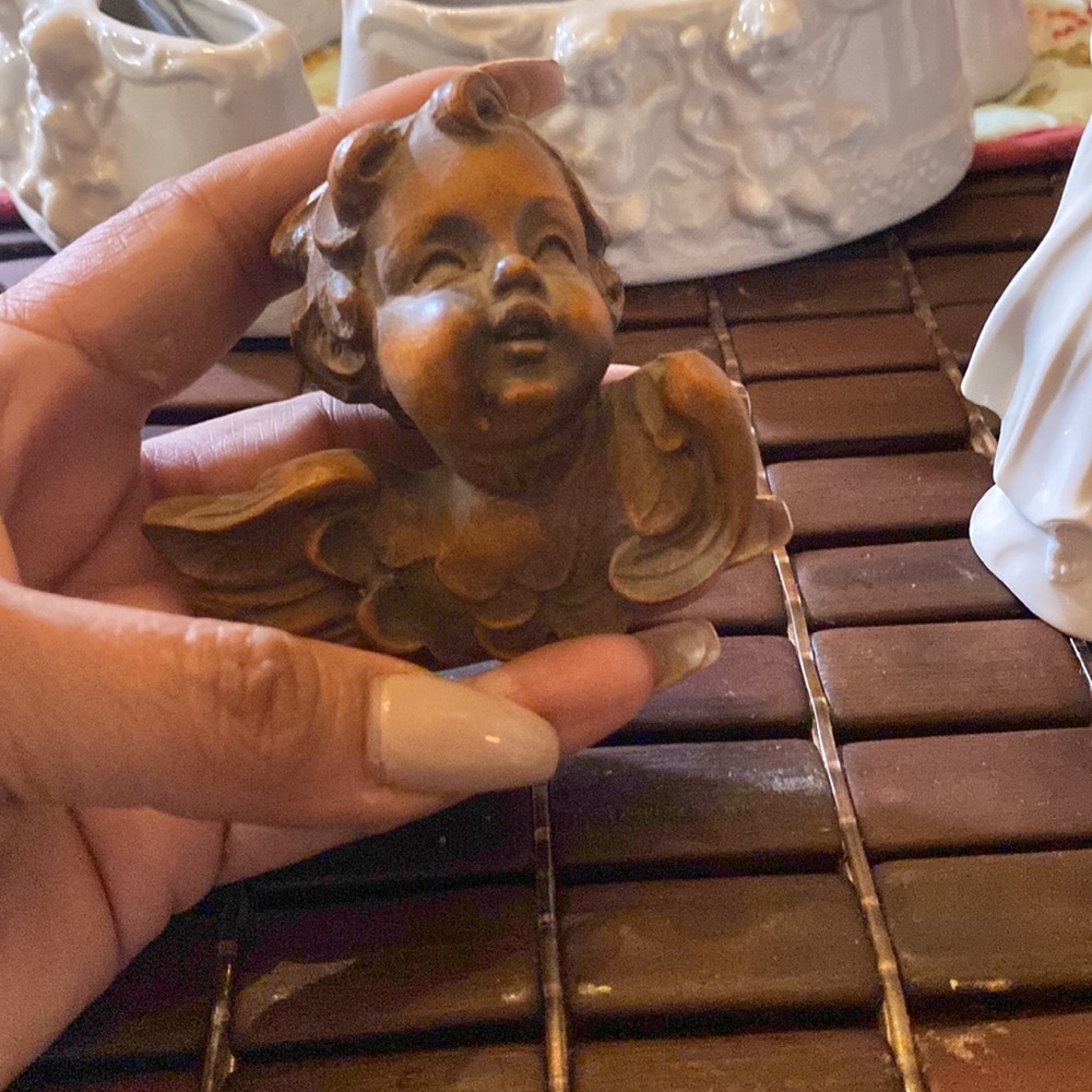 Vintage, selling as a group of angles Dresden, Midwest Japan, and flower holders - Picture 14 of 15